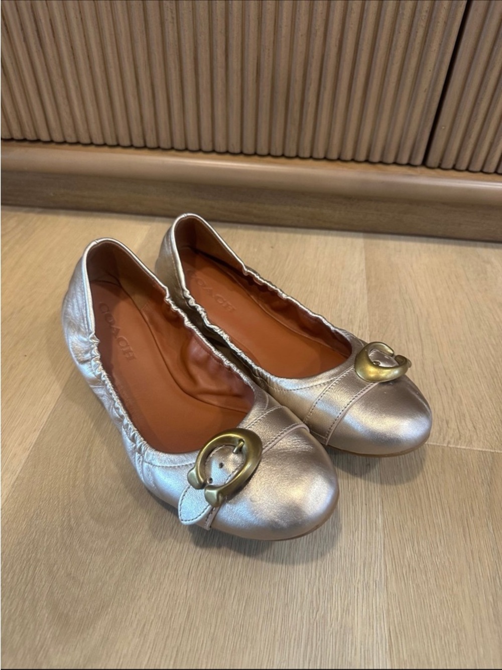 COACH STANTON BUCKLE
FLAT - CHAMPAGNE size 10 Metallic Gold Leather Ballet Flats